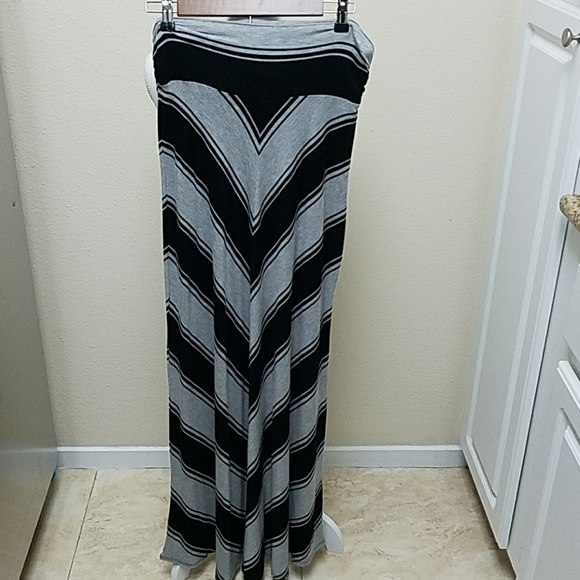 Merona Dresses & Skirts - MERONA MAXI SKIRT